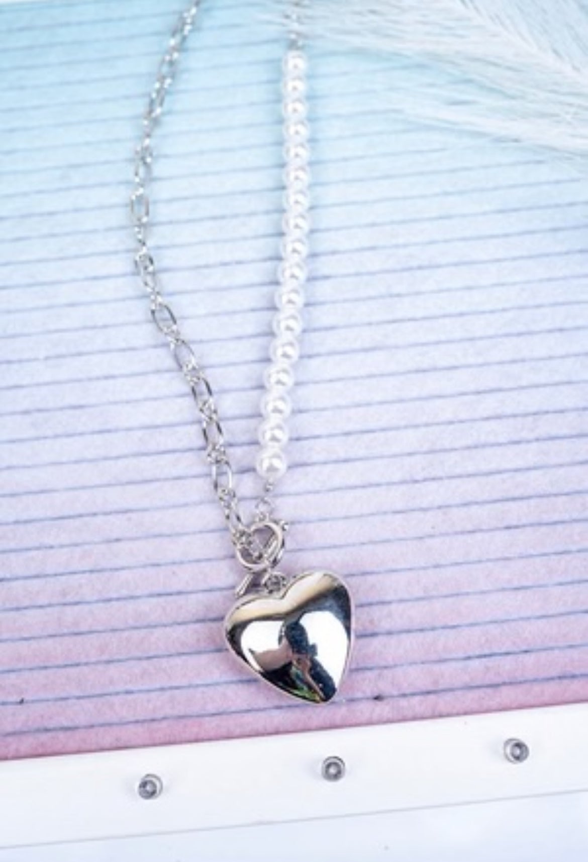 UNTAMED HEART PEARL AND SILVERTONE TOGGLE NECKLACE