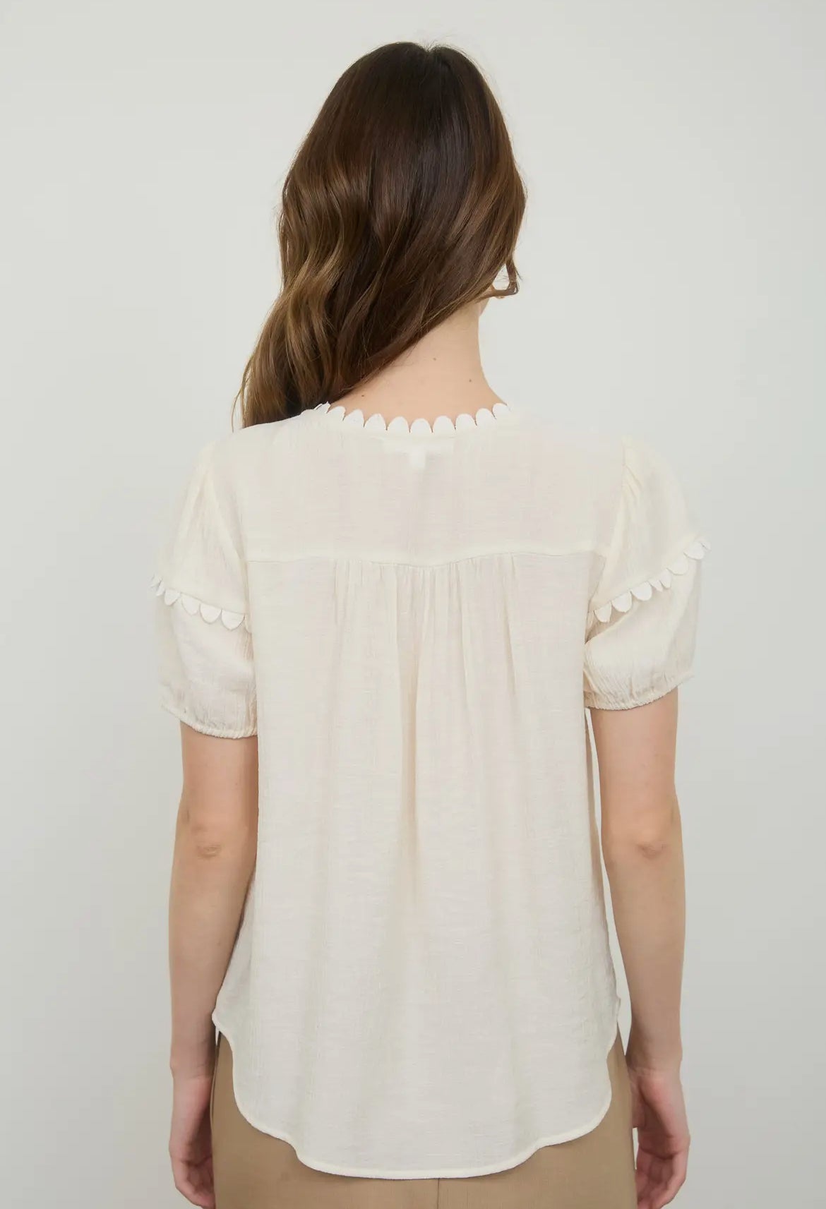 INSPIRING LOVE SCALLOP TRIM FRONT TIE PUFF SLEEVE TOP