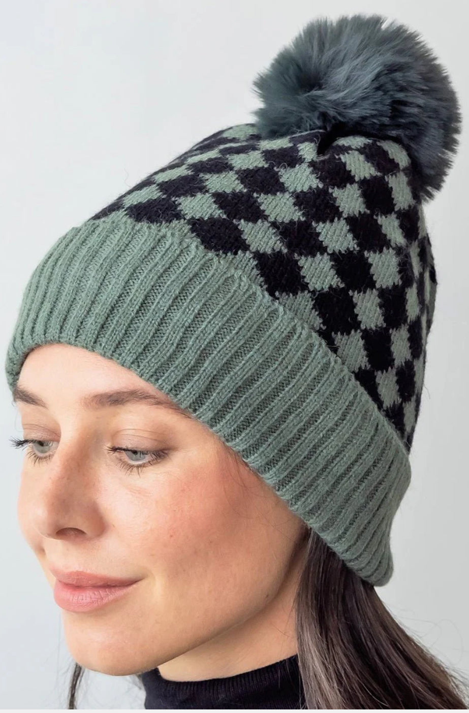 BE CLEVER CEDAR CREST POM POM BEANIE, OLIVE
