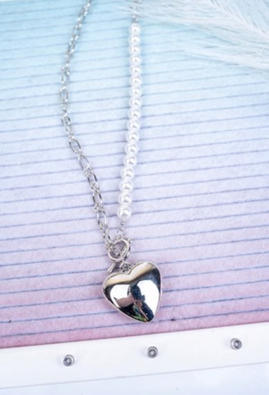 UNTAMED HEART PEARL AND SILVERTONE TOGGLE NECKLACE