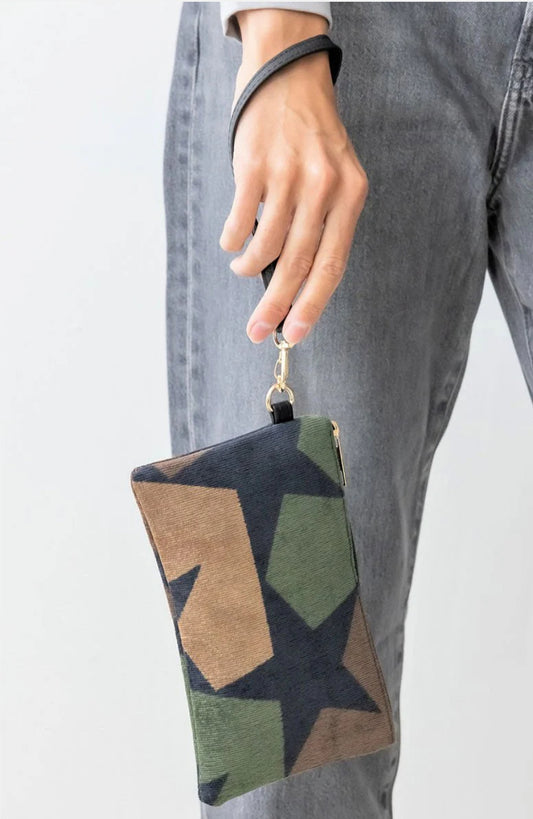 BE CLEVER TACTICAL STAR WRISTLET POUCH, OLIVE