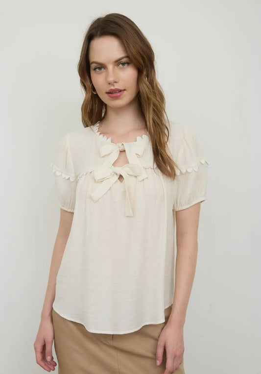 INSPIRING LOVE SCALLOP TRIM FRONT TIE PUFF SLEEVE TOP