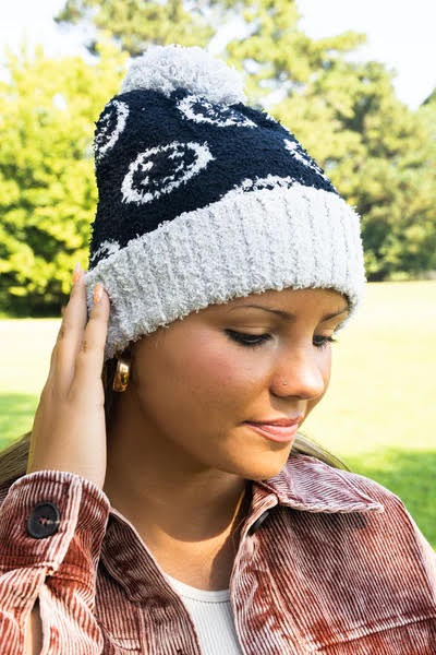 COZY CUDDLES POM POM BEANIE