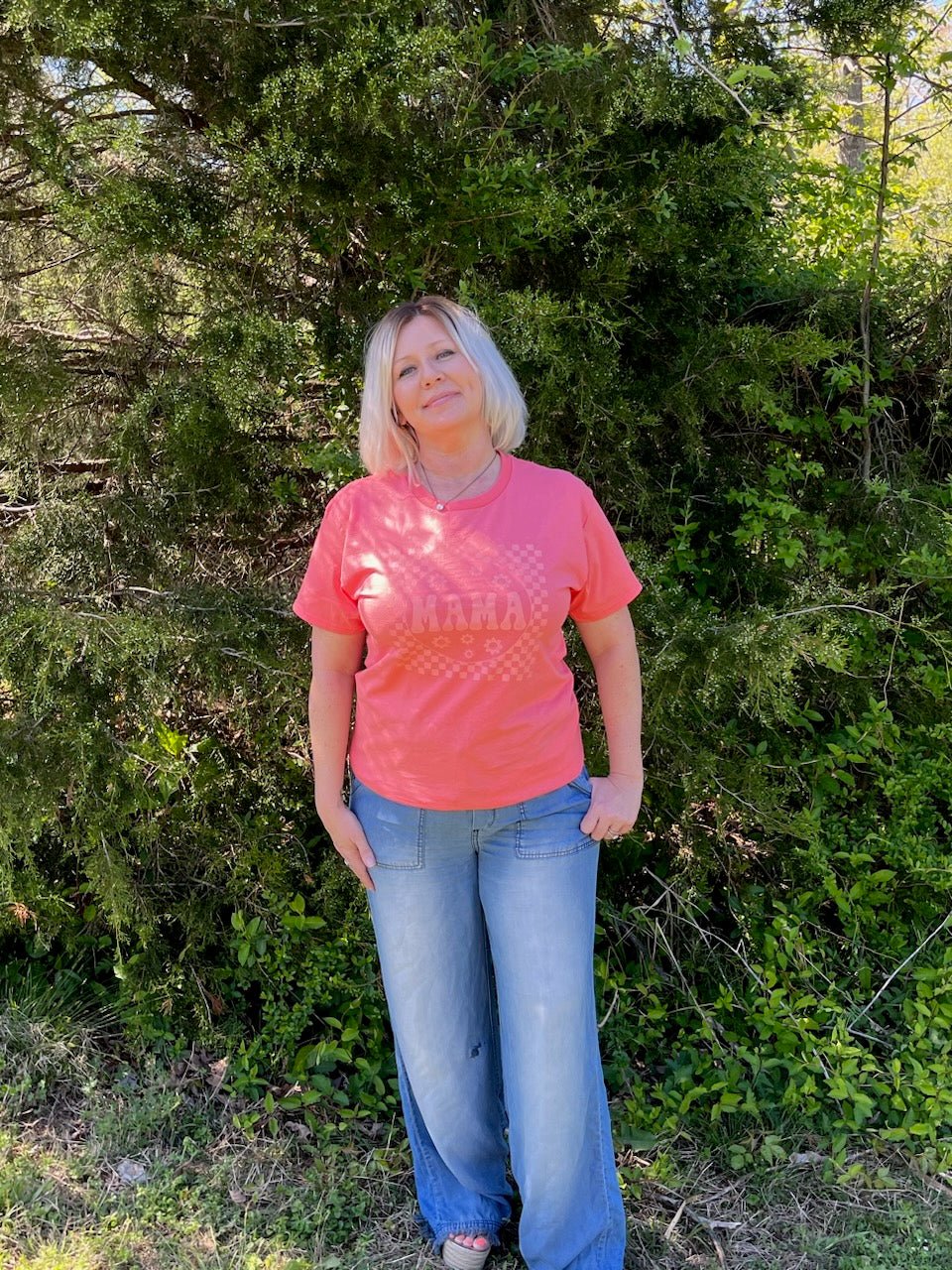 MAMA CHECKERED DAISY CORAL GRAPHIC TEE - Anchor Fusion Boutique